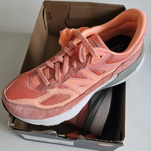 New Balance 990 V6 - Picture 8 of 8